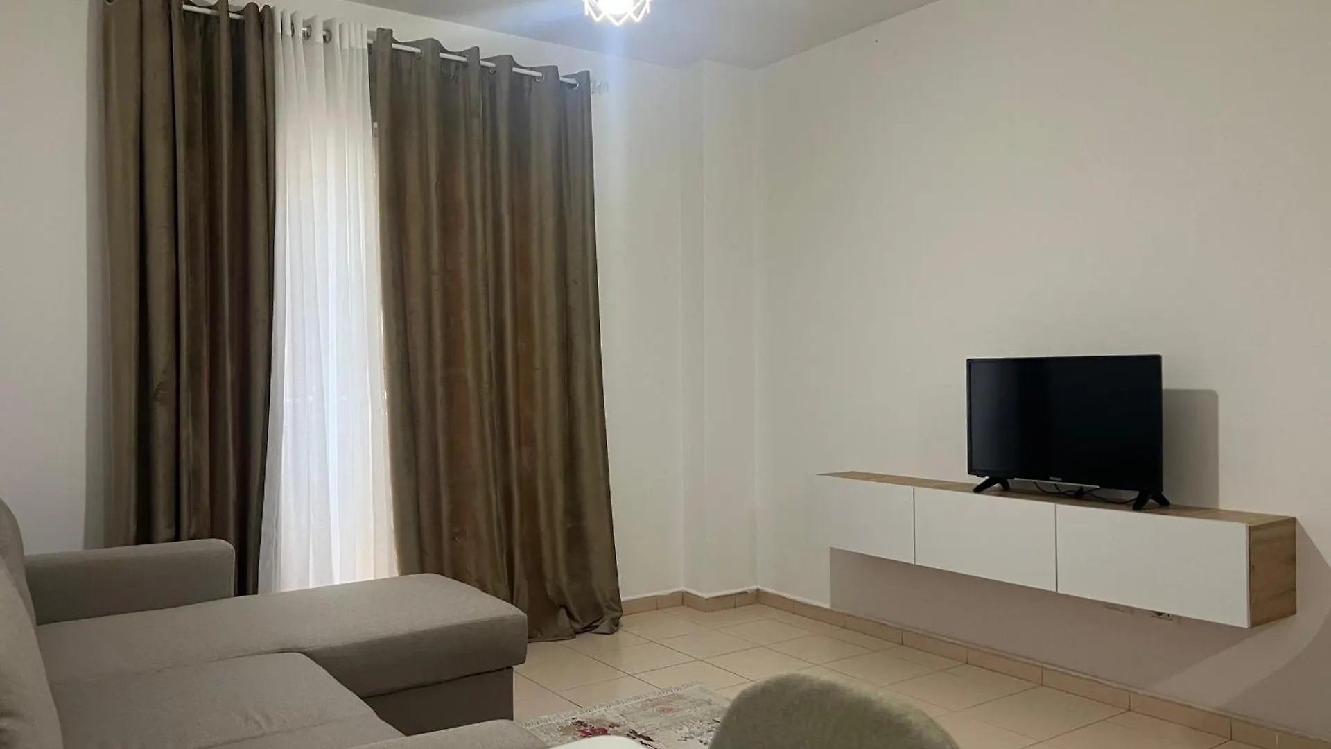Fia Rentals 2 Tirana Central Arnavutluk